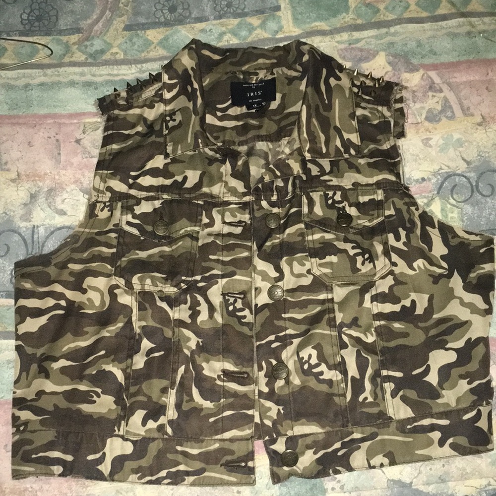 Camouflage vest